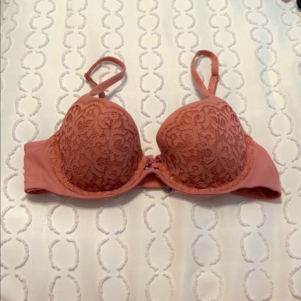 Victoria’s Secret Body by Victoria Lightly Lined Demi Bra